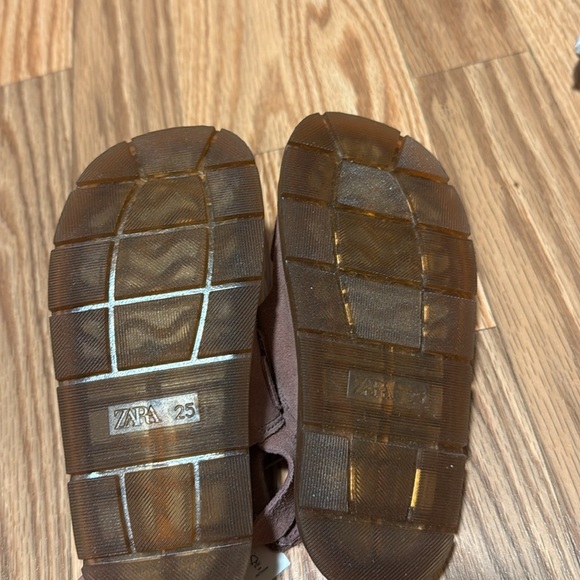 Zara Kids Mauve Velcro strap vacation summer Sandals genuine suede size 9 - 25 - Picture 2 of 4